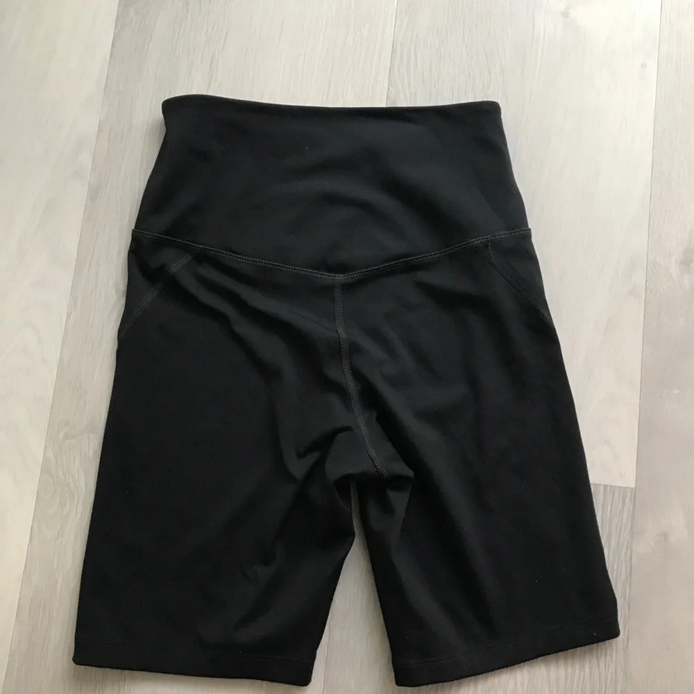 GIRLFRIEND COLLECTIVE BLACK HIGH RISE BIKE SHORTS WOMENS XS